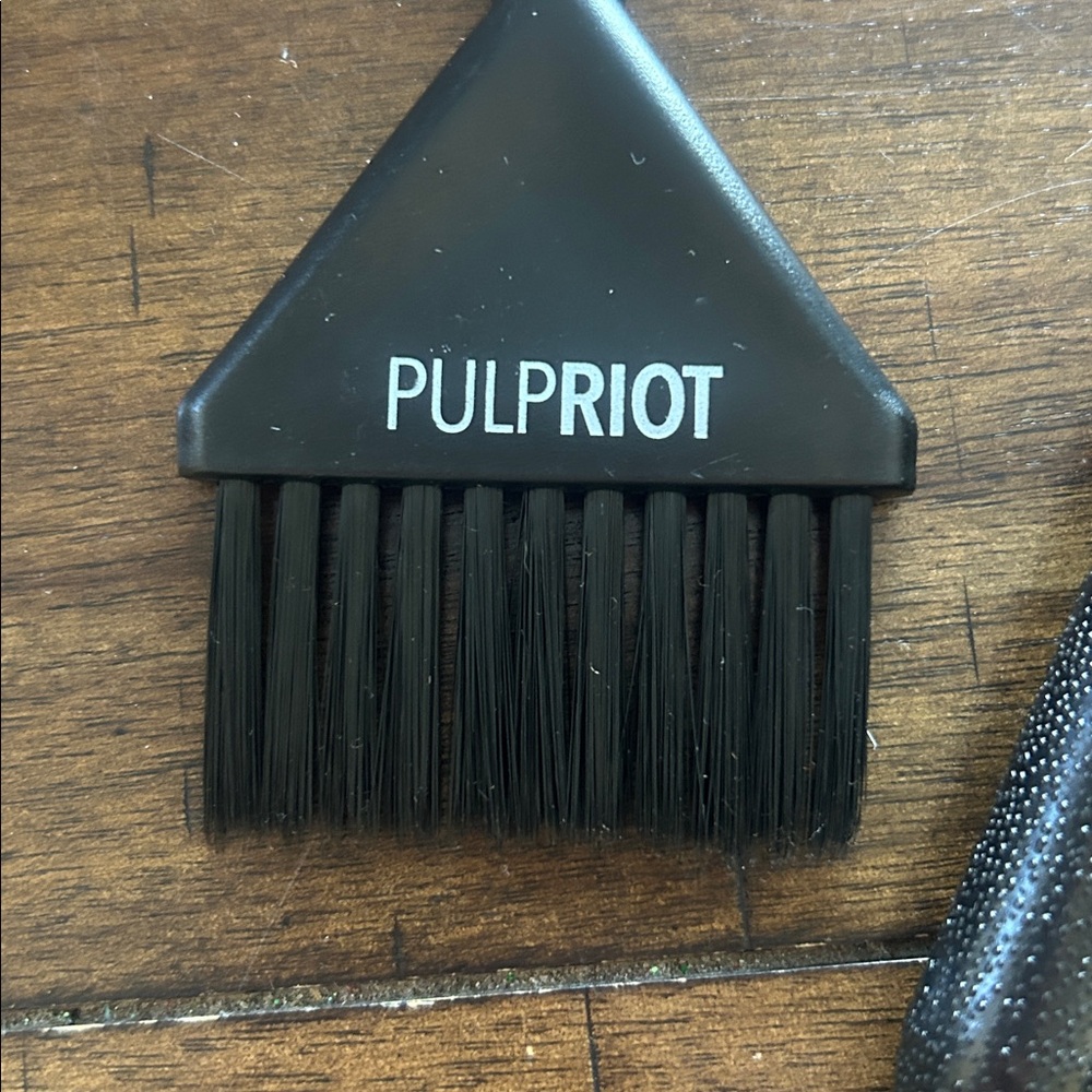 Pulp Riot Hair Color Brushes and Clip Set - Picture 3 of 4